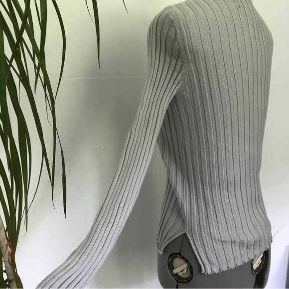 BANANA REPUBLIC Women’s Beautiful Light Gray 100% Wool Knit Sweater Size S - Picture 4 of 9